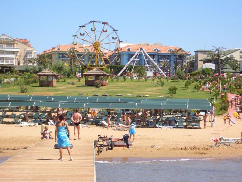 Blick vom Steg auf die Hotelanlage Hotel Turan Prince