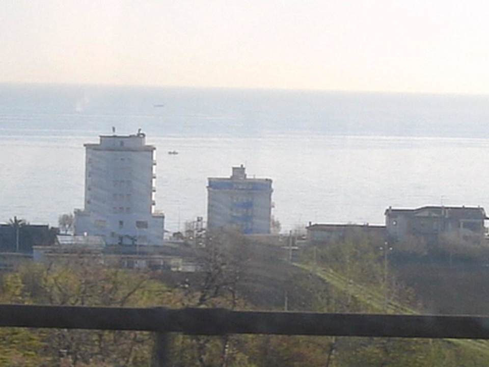 Widok z autostrady Hotel Ambasciatori