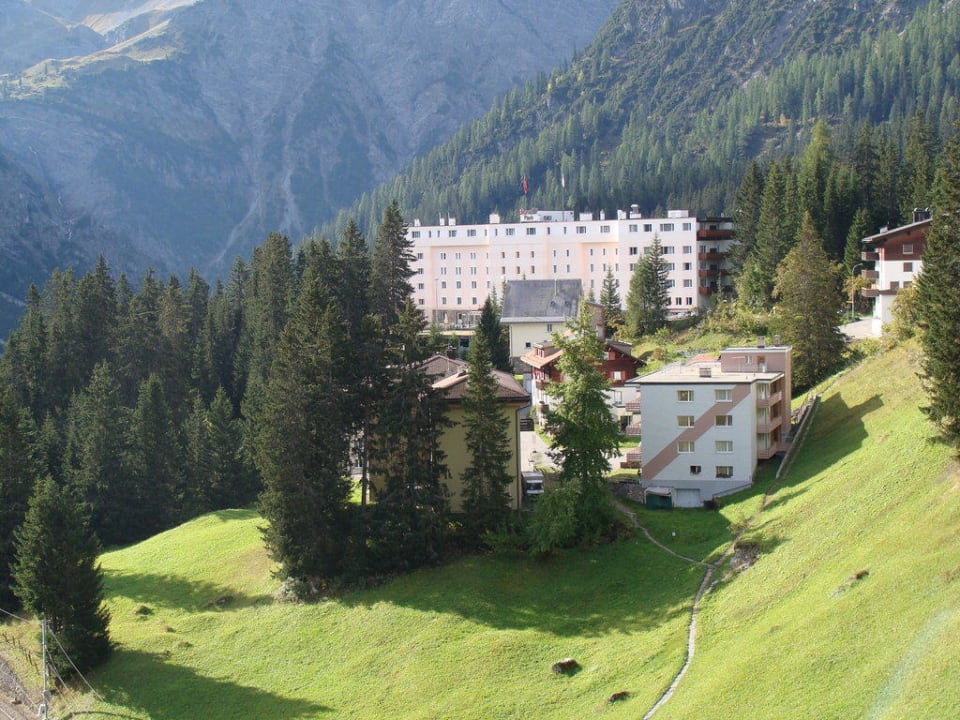 Hotel von der Haupstrasse Sunstar Hotel Arosa