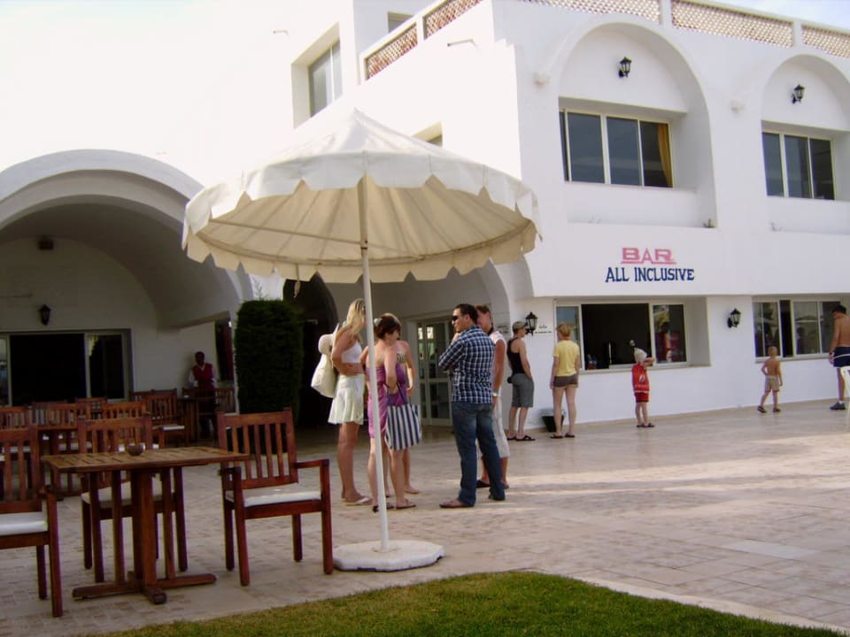 All in Bar The Club Hammamet