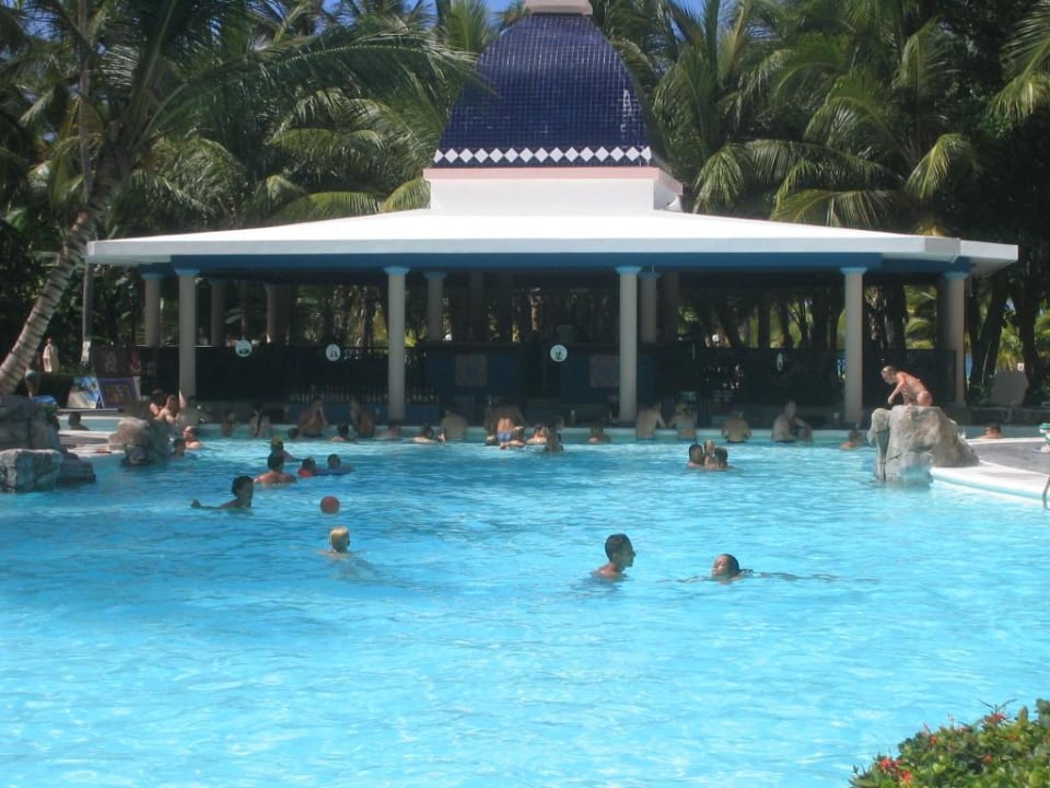 Pool Hotel Riu Bambu