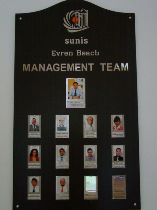 Tafel in Lobby - Management Team Sunis Evren Beach Resort Hotel & Spa