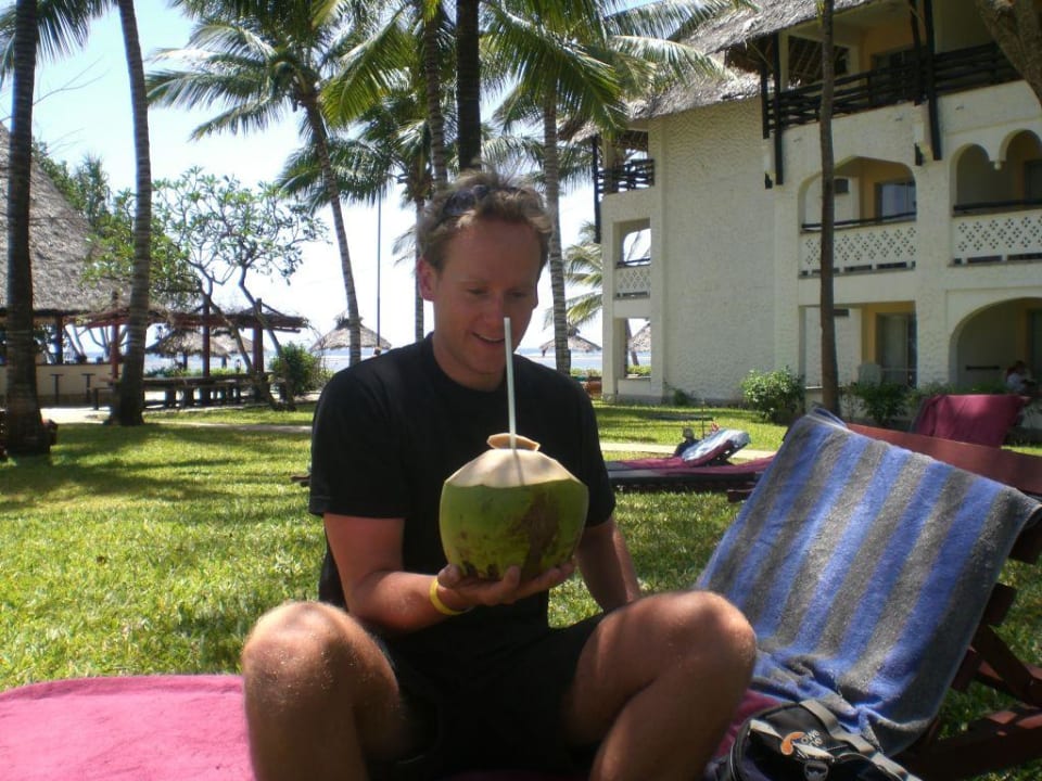 Frische Kokosnuss ..lecker.. Hotel Southern Palms Beach Resort