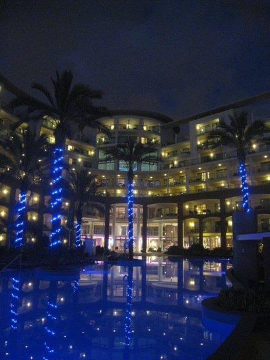 Pool bei Nacht Pestana Promenade Ocean Resort Hotel