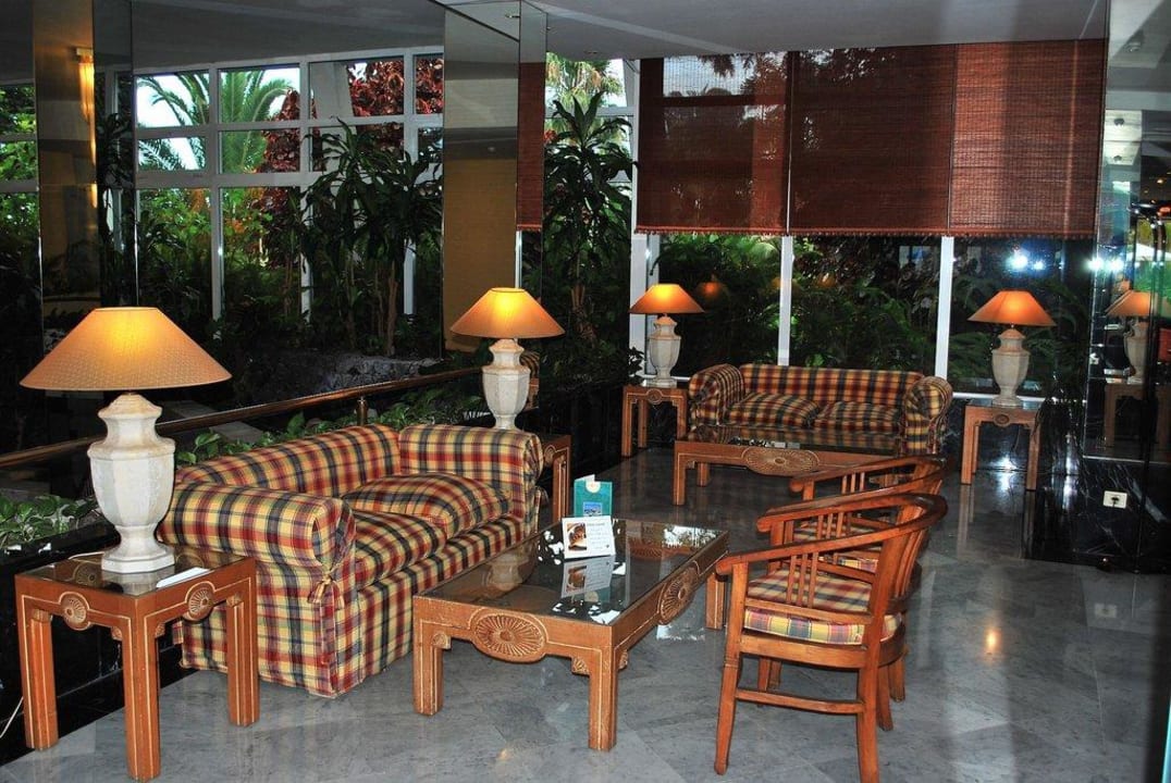 Geschmackvolle Lobby Coral La Quinta Park Suites