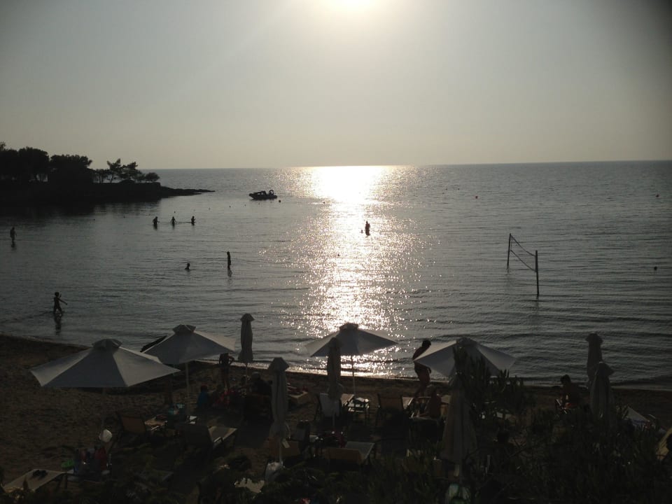 Blick von der Bar auf den Strand Anthemus Sea Beach Hotel & Spa