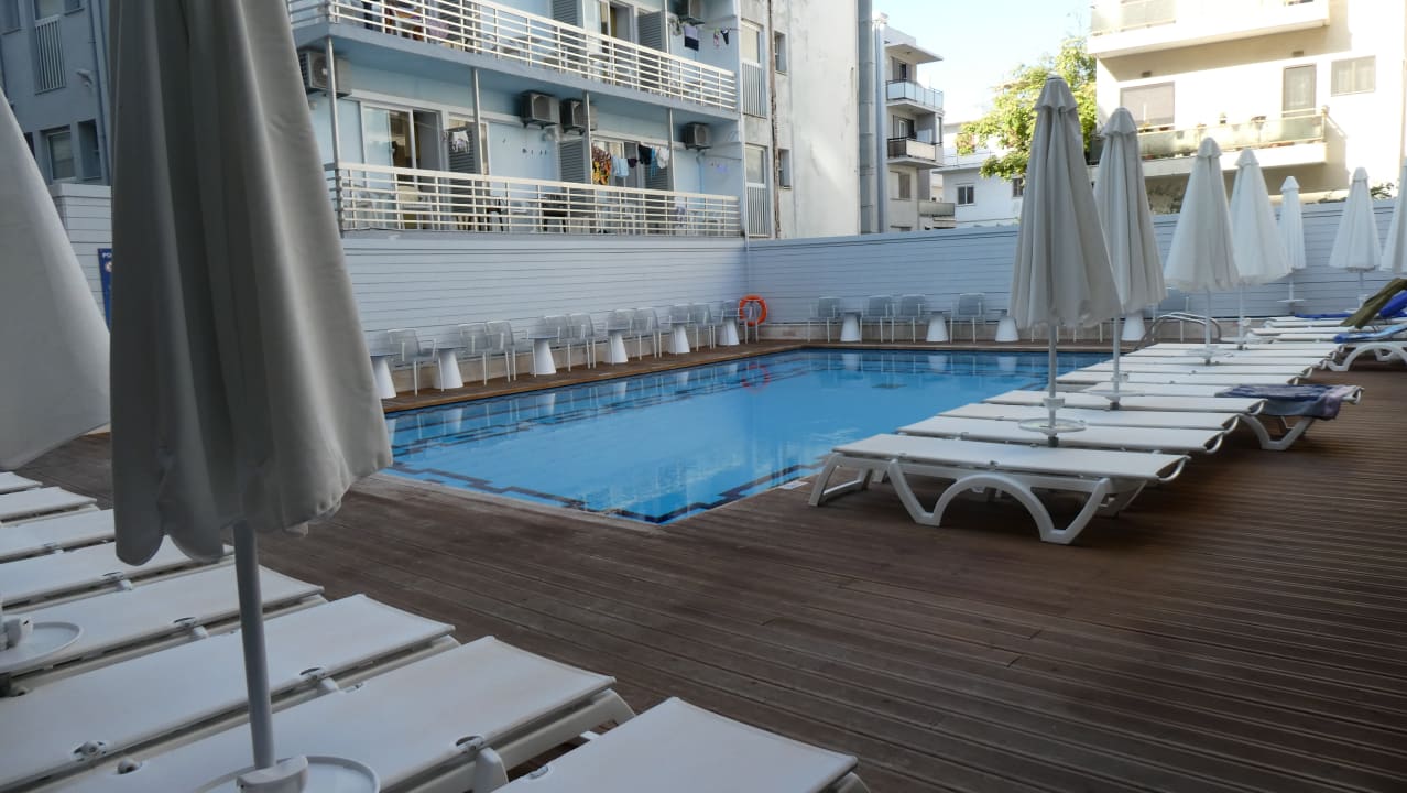 Pool Rhodos Horizon City