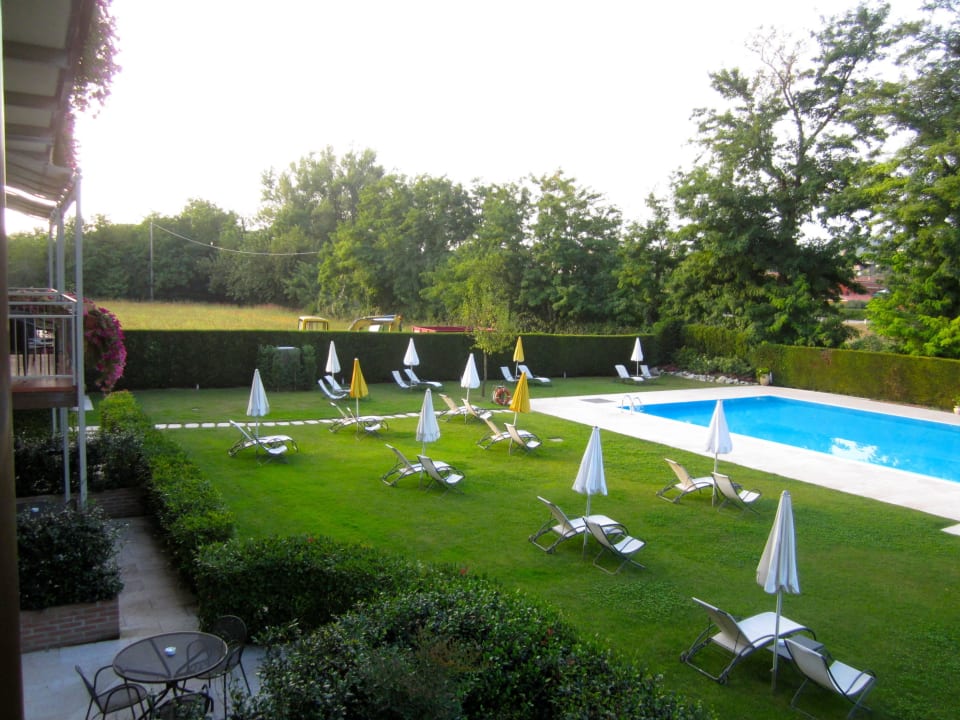 Garden view from balcony Ca' dell'Orto Apartments