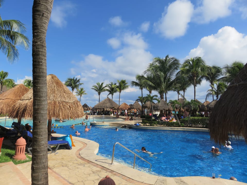 Pool Iberostar Waves Tucan