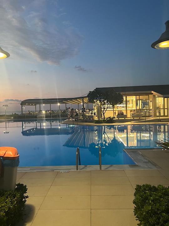 Außenansicht Hotel Marinos Beach