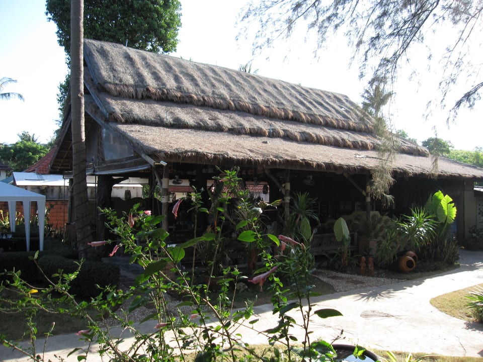 Frühstücksbereich und Rezeption Hotel Lanta Castaway Resort