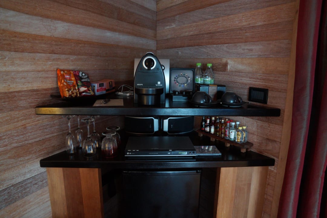 Minibar Mirihi Island Resort