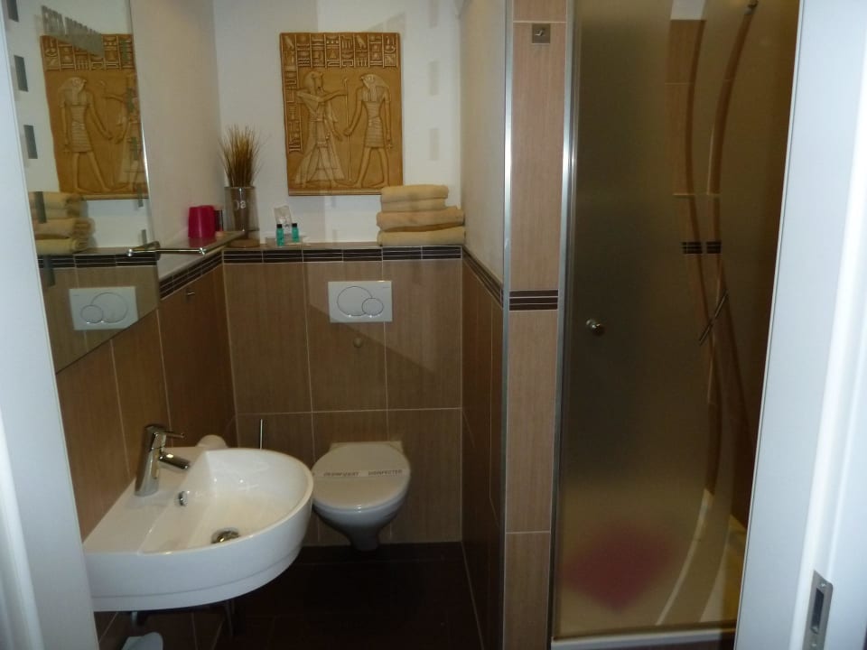 Bad im Zimmer 5.2 Sandmanns Hotel & Lounge