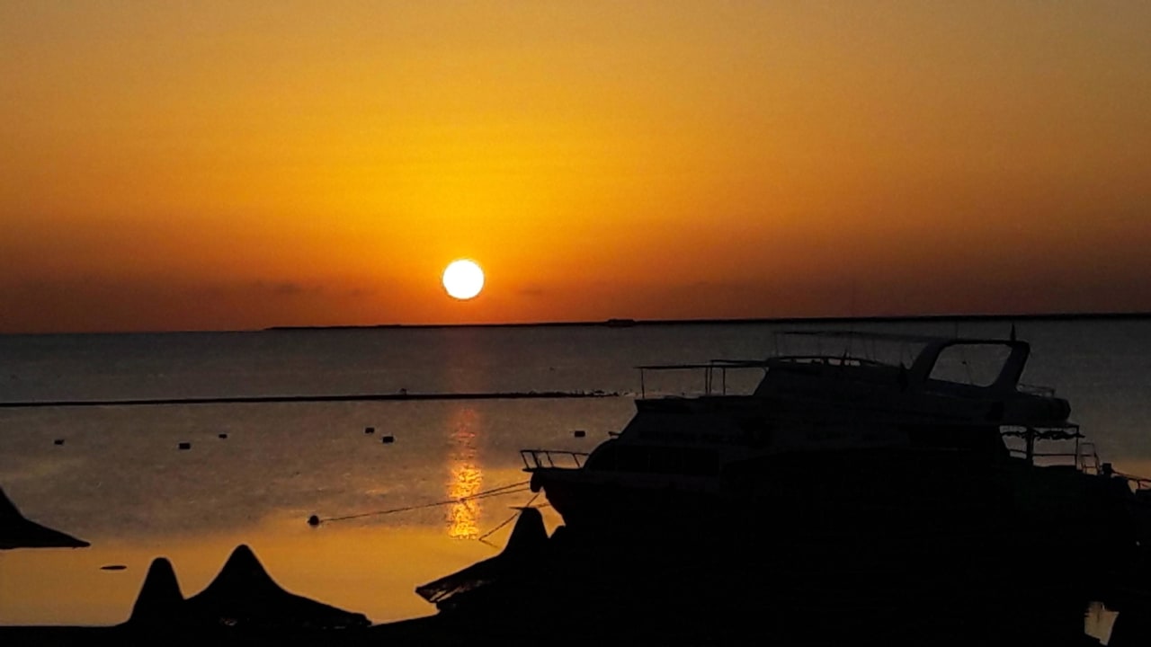 Blick aus dem Zimmer (Morgens 6.30Uhr Giftun Azur Resort