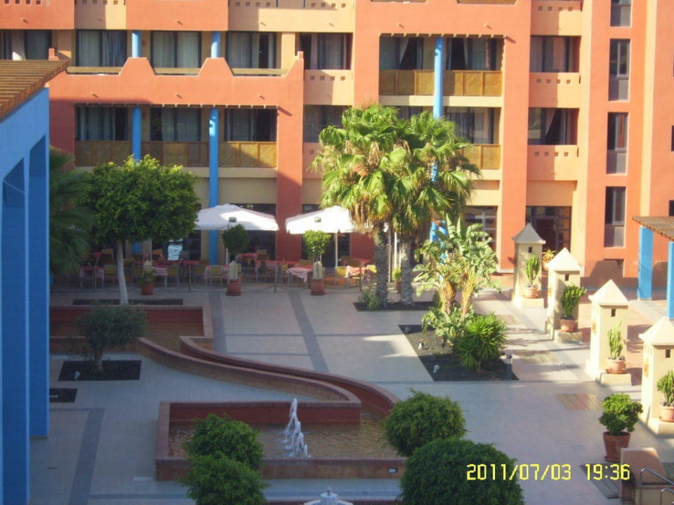 Blick auf Innenhof Hotel H10 Tindaya