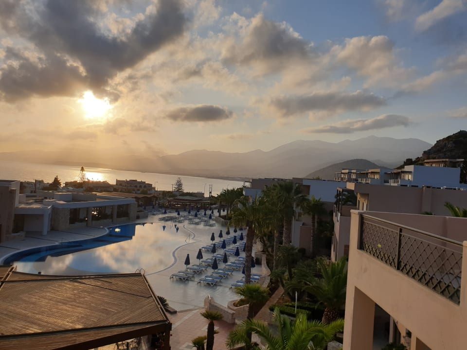 Pool Grand Hotel Holiday Resort