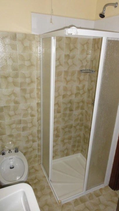 Badezimmer, Dusche Hotel Merano