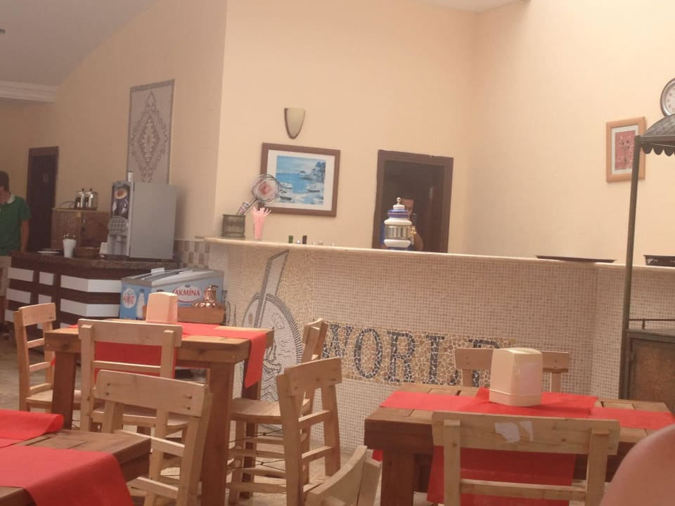 Кафе сладостей и мороженного Lonicera Resort & Spa Hotel