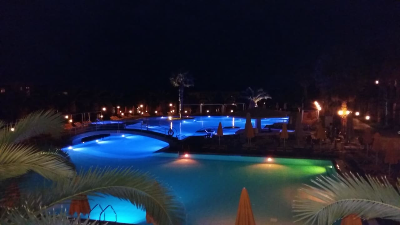 Bei Nacht Porto Bello Beach
