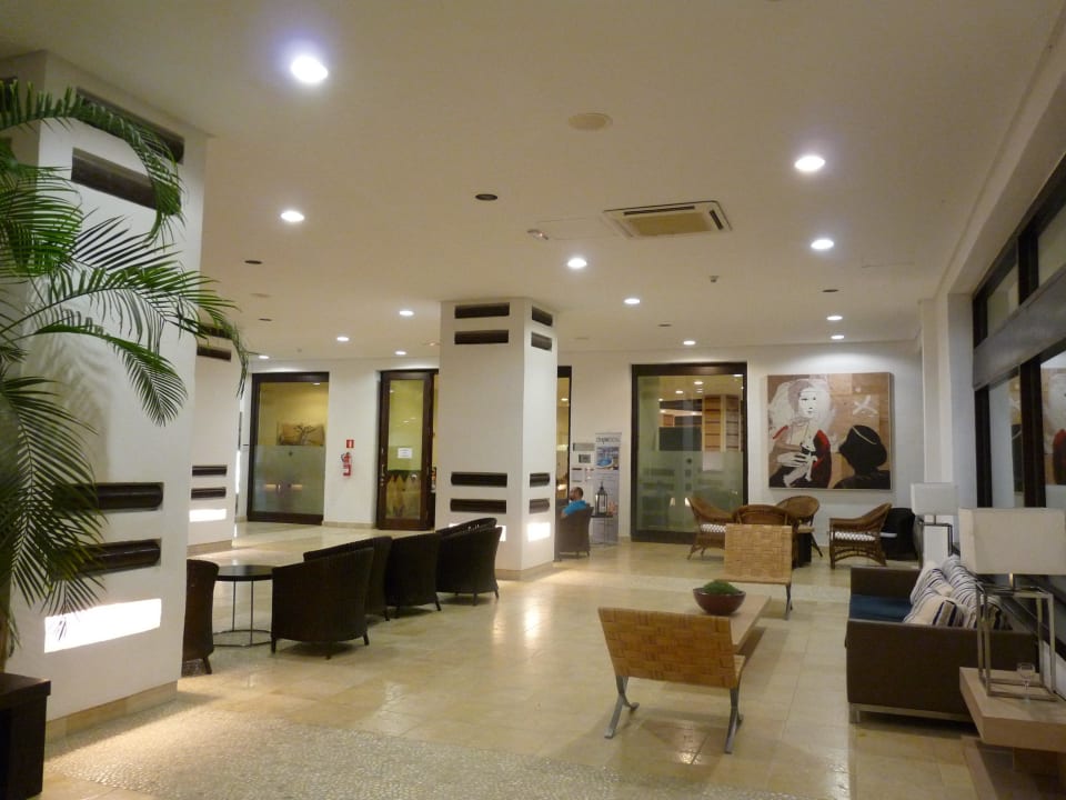 Холл H10 Estepona Palace