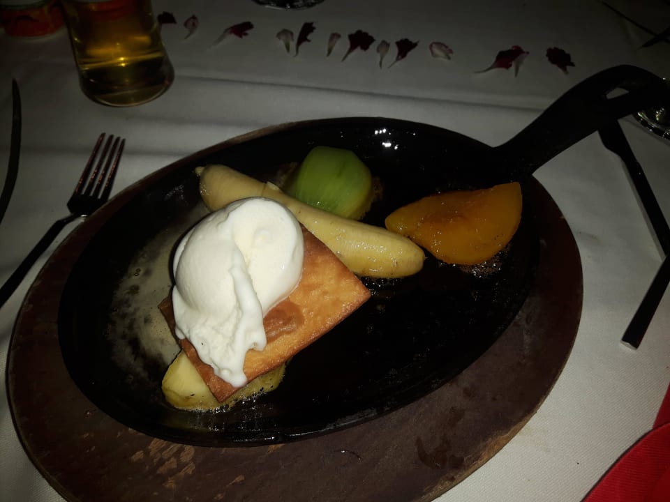 Heisse Süsse Obstpfännchen mit Eis Sentido Trendy Verbena Beach