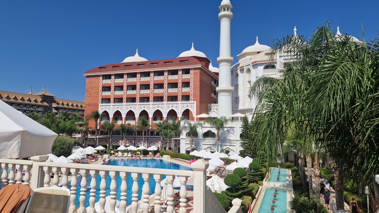 Außenansicht Royal Taj Mahal Hotel