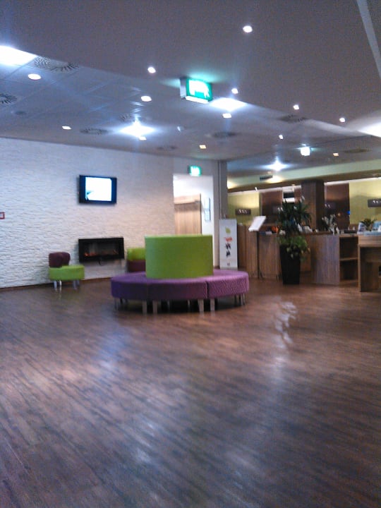 Eingangsbereich Mercure Hotel Hamburg am Volkspark