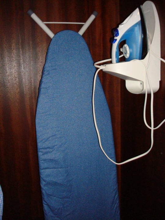 Bügeleisen und Brett jetzt auch auf dem Zimmer Catalonia Royal Bavaro - Adults only