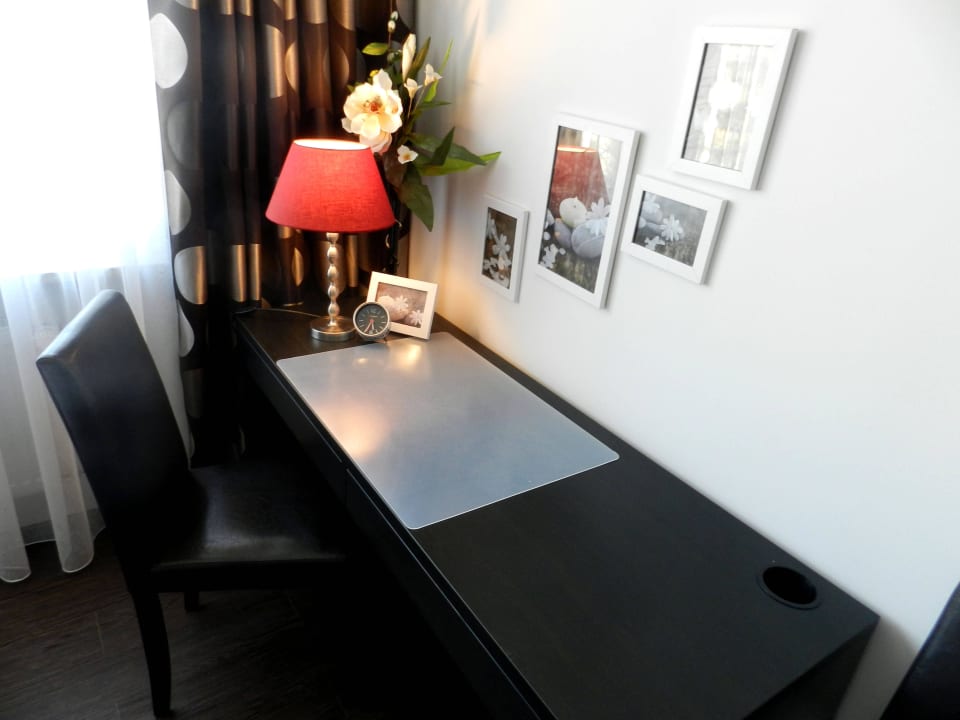 Schreibtiech Ferienwohnung Miramar