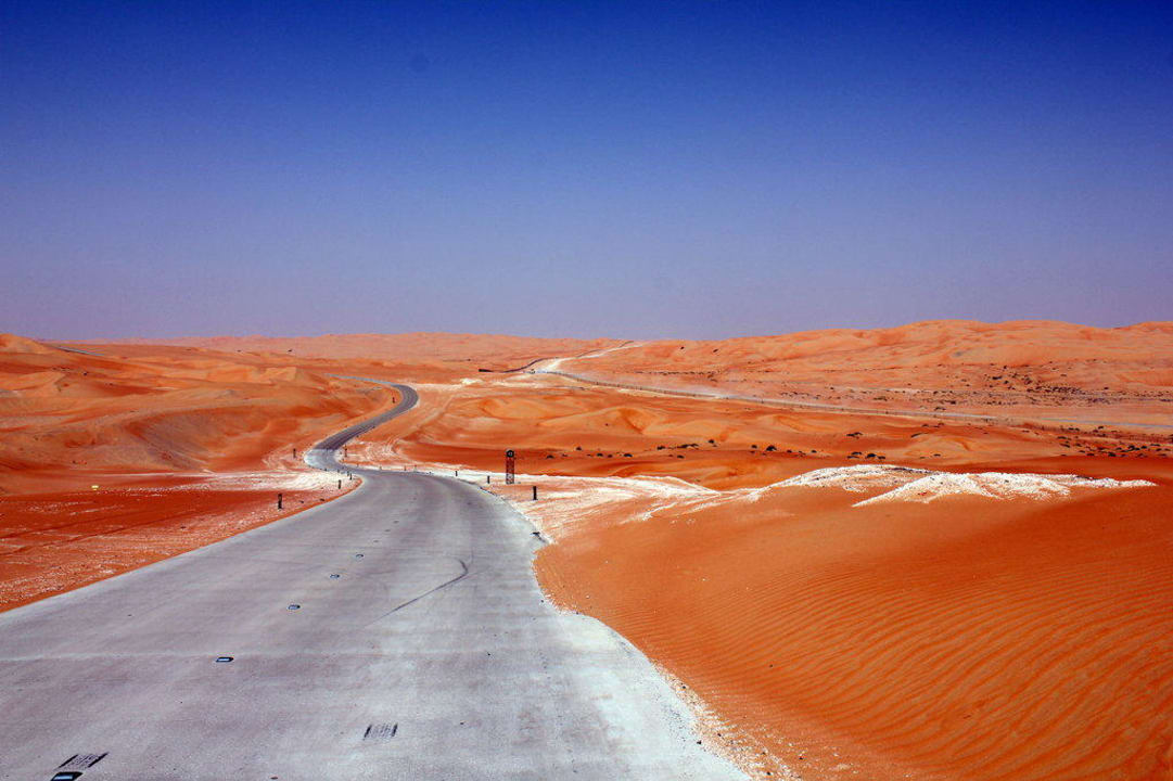 Auf dem Weg zum Hotel Qasr Al Sarab Desert Resort by Anantara