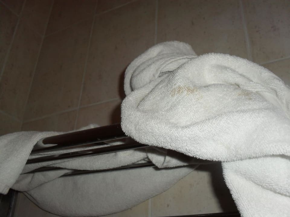 Fleckige Handtücher, überall Kalk Shams Safaga Resort
