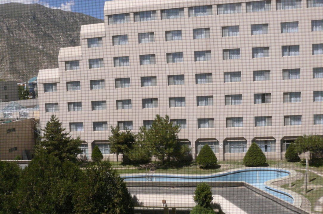 Hotelflügel mit Smimmingpool Lhasa Hotel