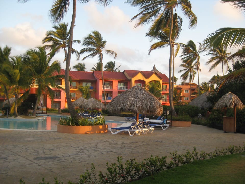 Morgens am Pool Punta Cana Princess All Suites Resort & Spa