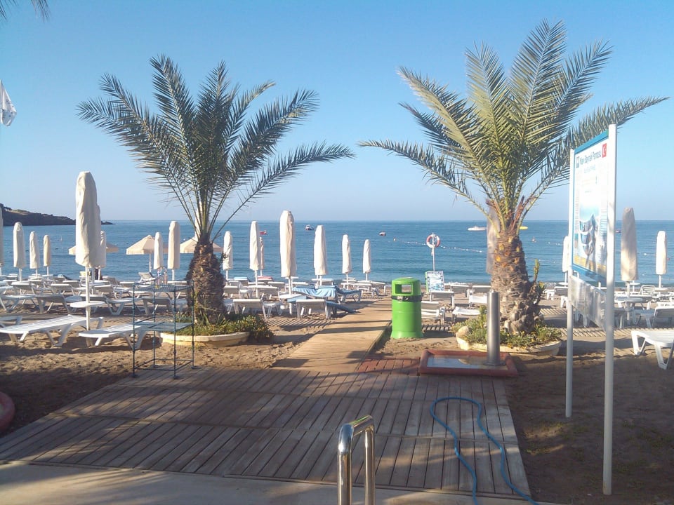 Eingang zum Strandbereich Saphir Resort & Spa