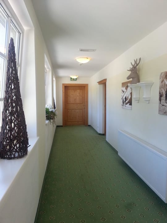 Weg zum Zimmer Dilly - Das Nationalpark Resort