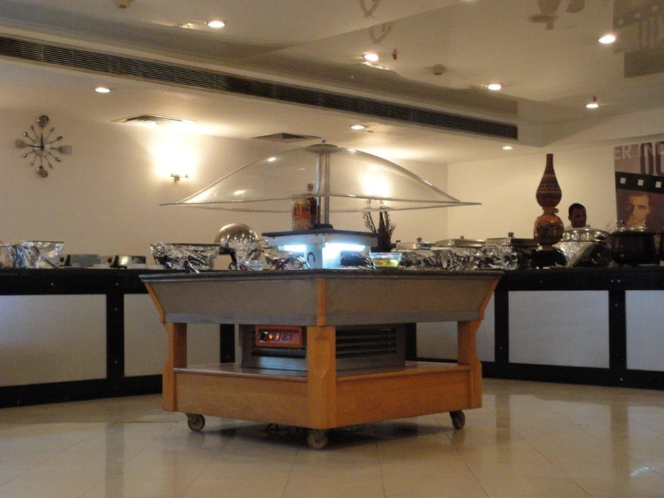 Buffet Elysees Dream Beach Hotel