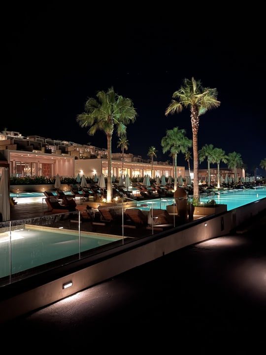 Außenansicht The Royal Senses Resort, Curio Collection by Hilton