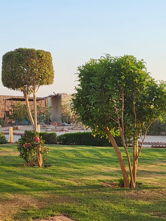 Gartenanalge Rohanou Beach Resort