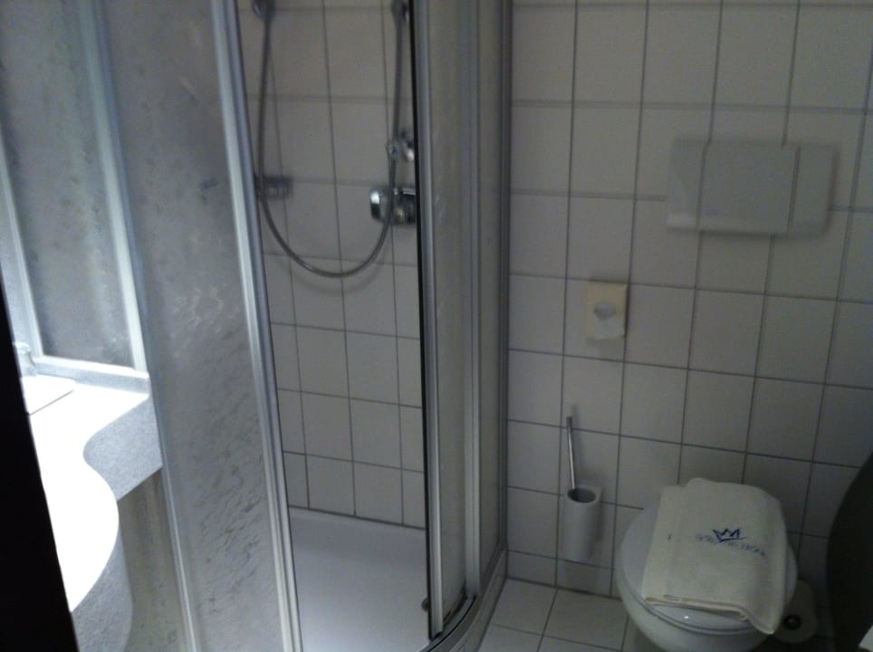 Bad in Zimmer 404 Hotel City Krone