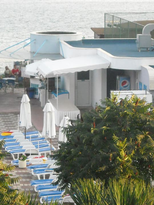 Blick an die Pool/Snackbar Hotel Sineva Beach