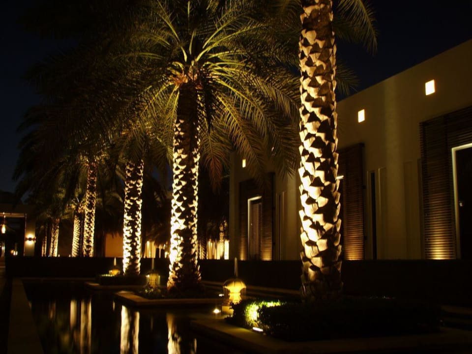Gartenanlage bei nacht The Chedi Muscat