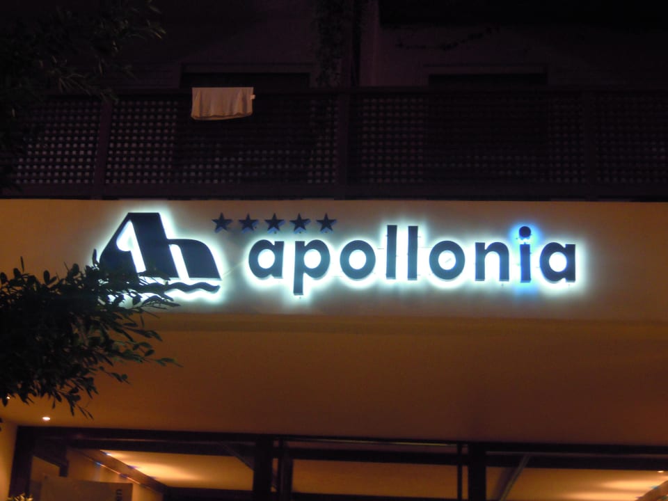 Am Eingang Apollonia Beach Resort & Spa