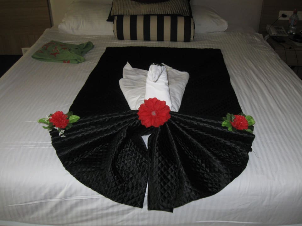 Tolle Deko auf dem Bett Hotel Delphin Imperial