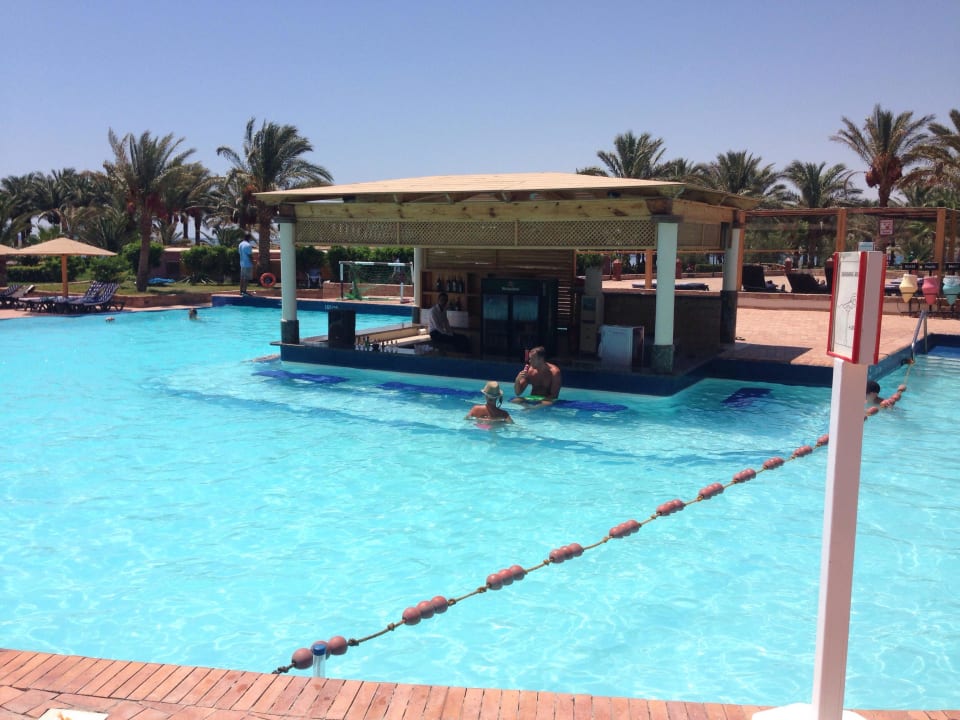 Poolbar Fort Arabesque Resort, Spa & Villas