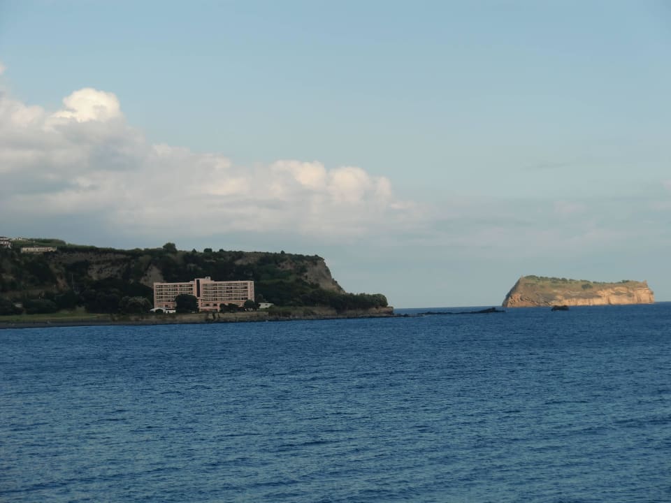 Hotel Gesamtlage mit Rückseite der Badeinsel Pestana Bahia Praia Nature & Beach Resort