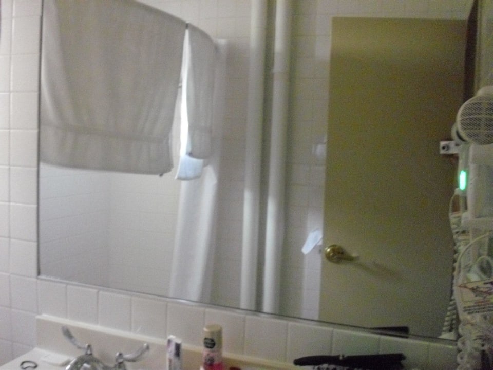 Großer Spiegel mit Fön Ramada by Wyndham Jersey City