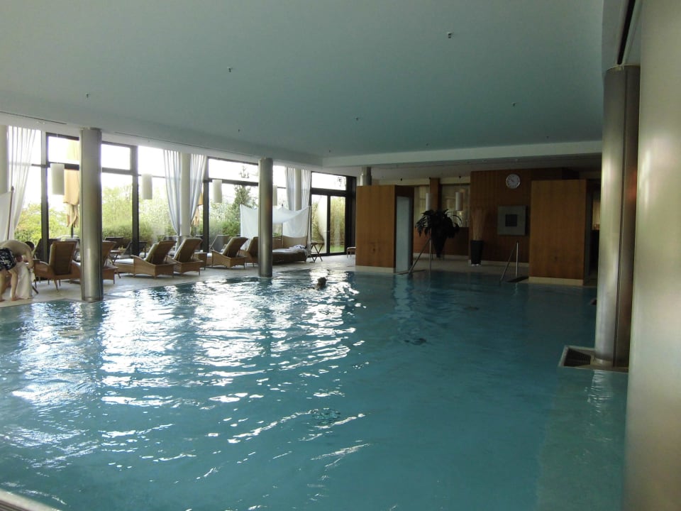 Innenpool Kempinski Hotel Berchtesgaden