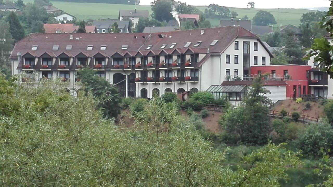 Außenansicht Göbel's Seehotel Diemelsee