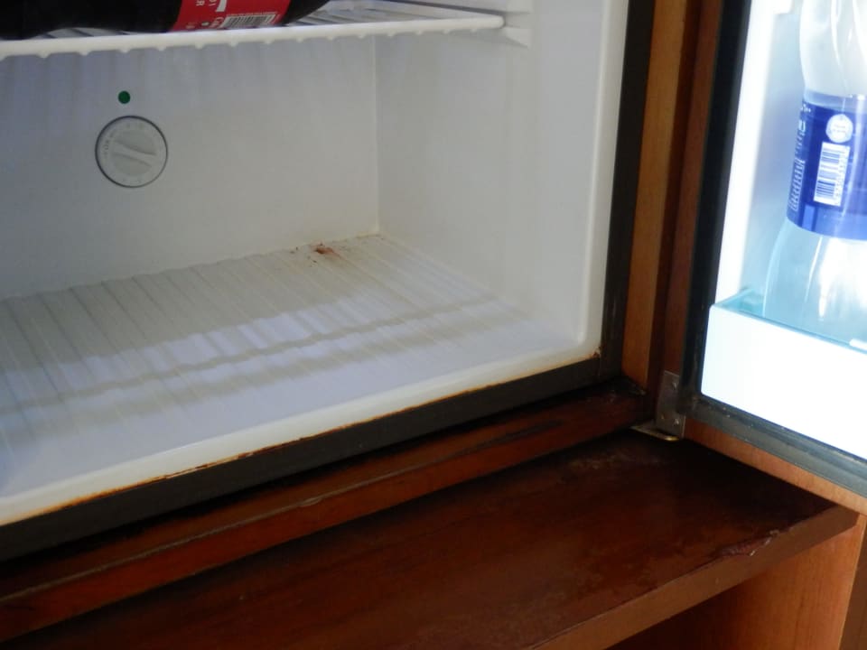 Dreckiger Kühschrank Titanic Resort & Aqua Park