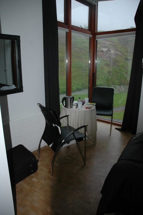 Sitzecke am Fenster Guesthouse Frost & Fire